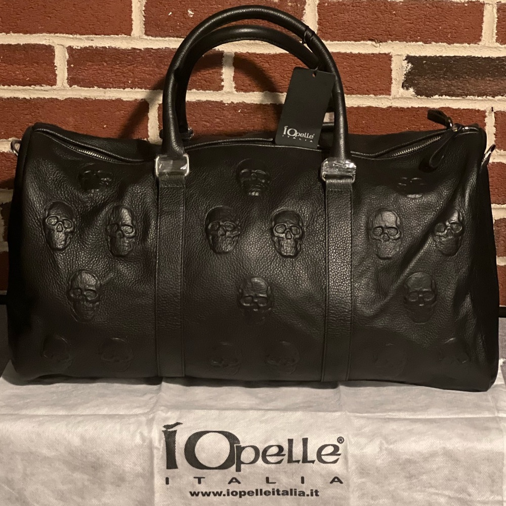 iO Pelle Skull Embossed Leather Travel Duffle - Picture 2 of 7